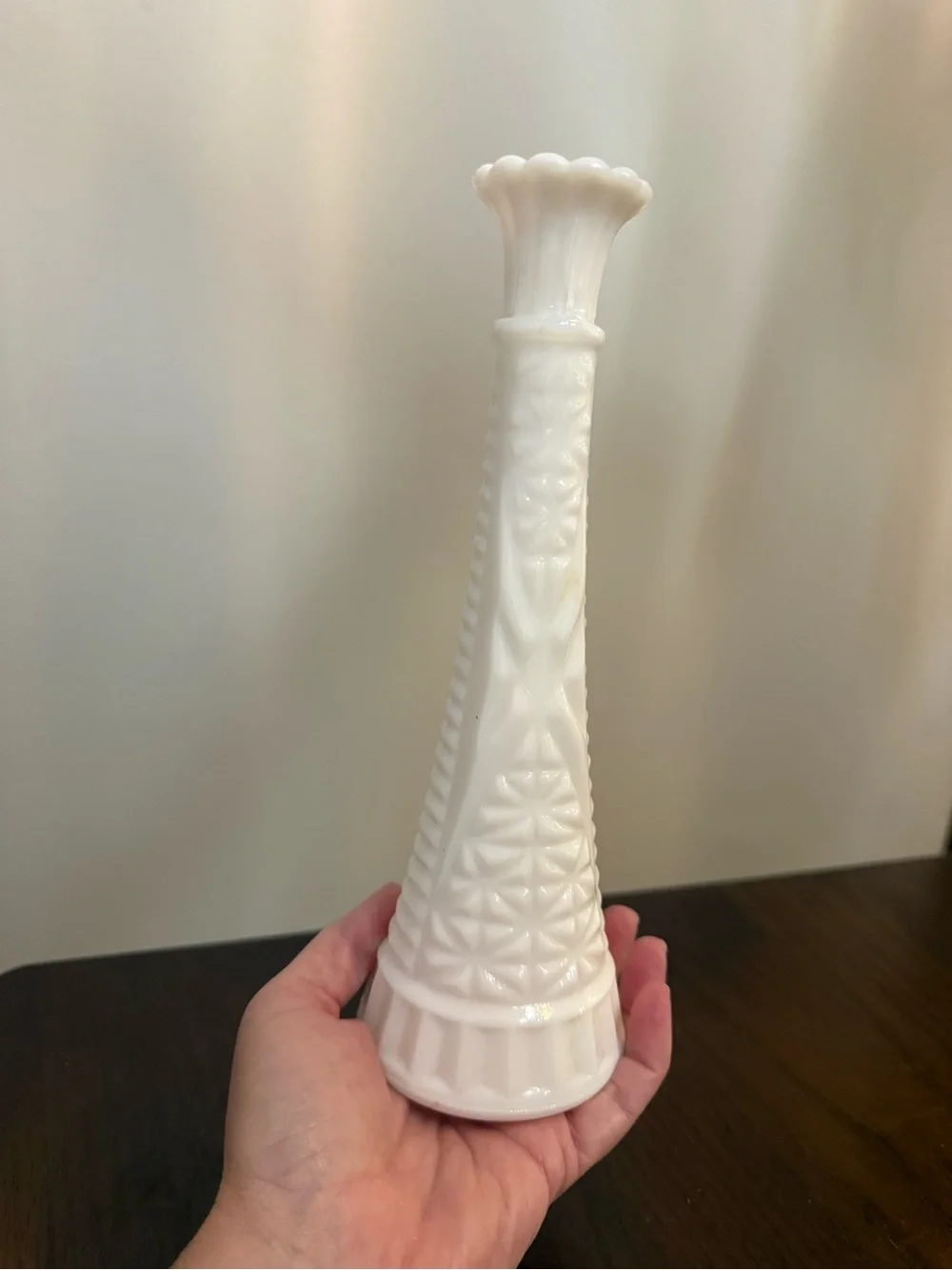 Vintage Anchor Hocking 9” Milk Glass White Flower Bud Vase Ring Of Fire 3